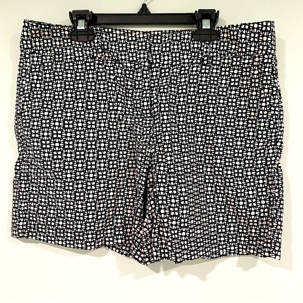 Ann Taylor Loft Women’s black white pattern shorts linen cotton size 6